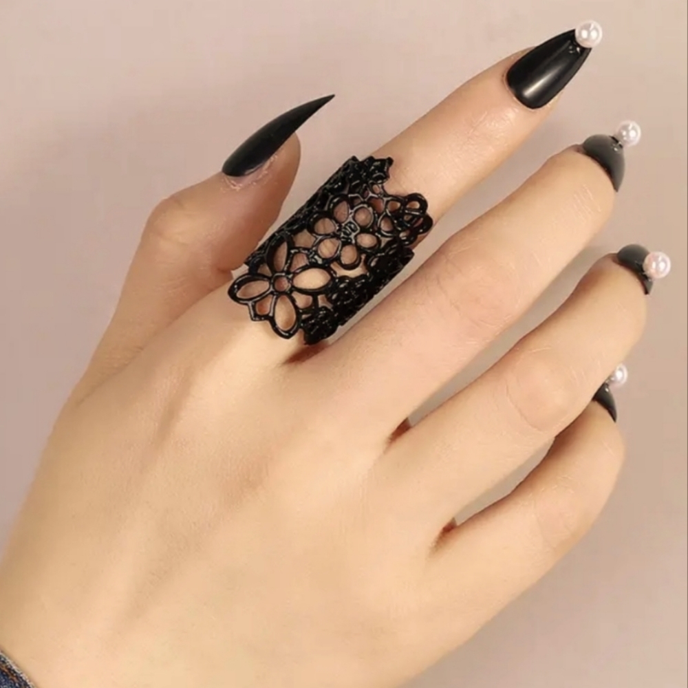 Black Hollow Flower Adjustable Ring